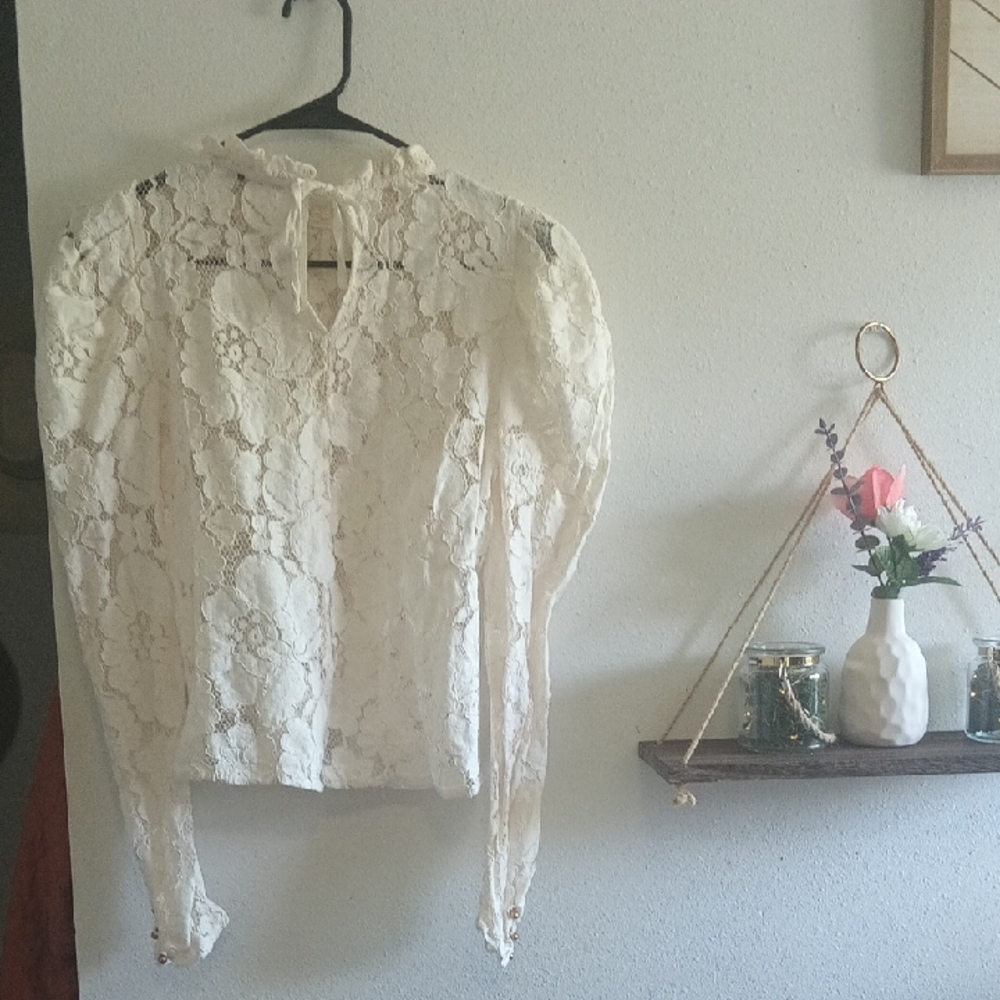 Etiquette Clothiers Cream Lace Blouse